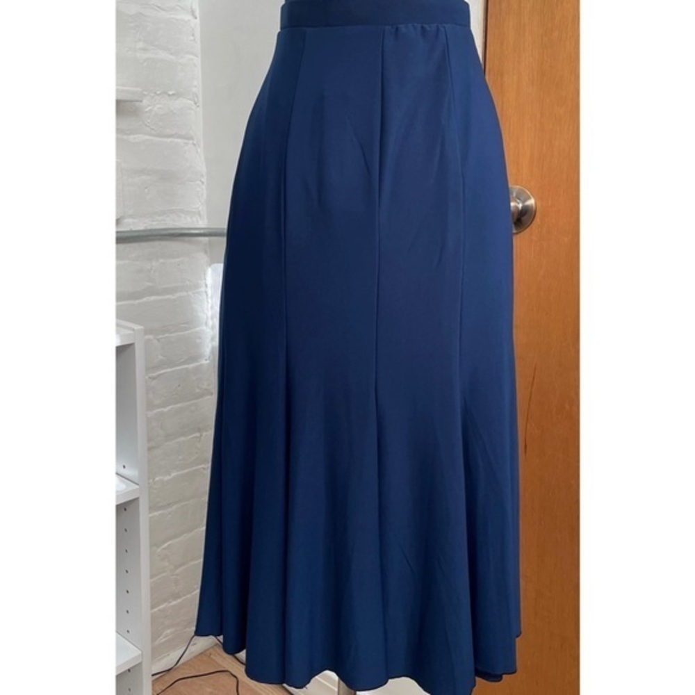Beautiful navy blue skirt NWT